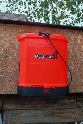 Suporte metálico para Duchakent fixado externamente no bagageiro